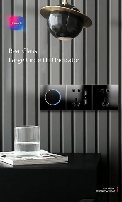 Wallpad zwart glazen schakelaar met ronde blauwe LED & stopcontact