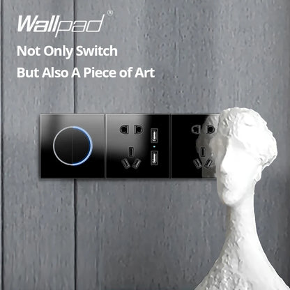 Wallpad zwart glazen schakelaar met ronde blauwe LED & stopcontact